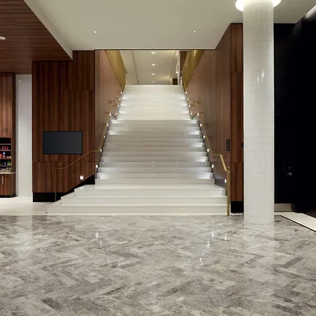 Hilton Garden Inn Montreal Midtown, Quebec, Canada-2