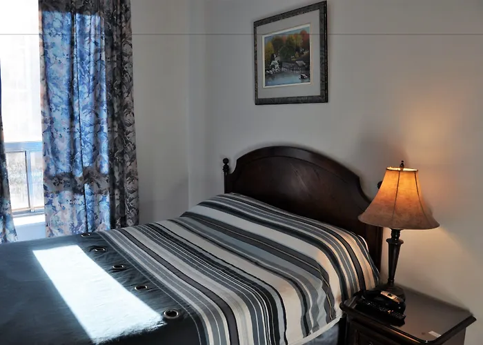 Hotel Bon Accueil Montreal
